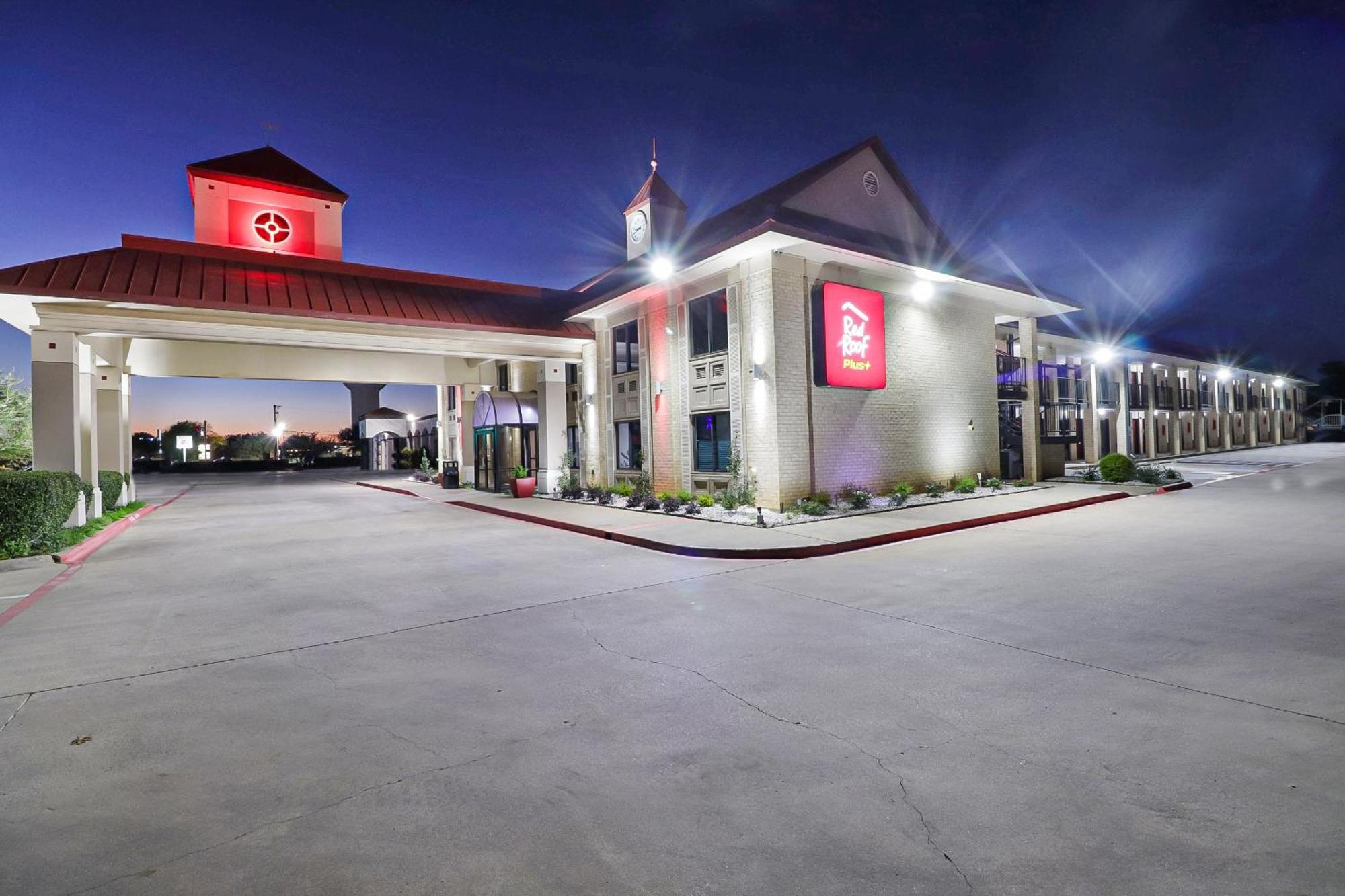 Red Roof Inn Plus+ Dallas - Addison Exterior foto